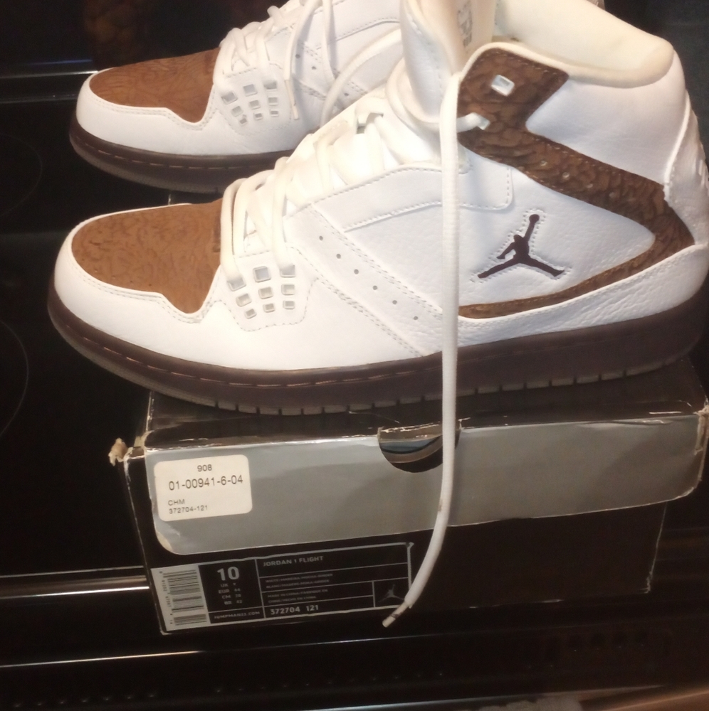 "Rare" Jordan 1 Flights